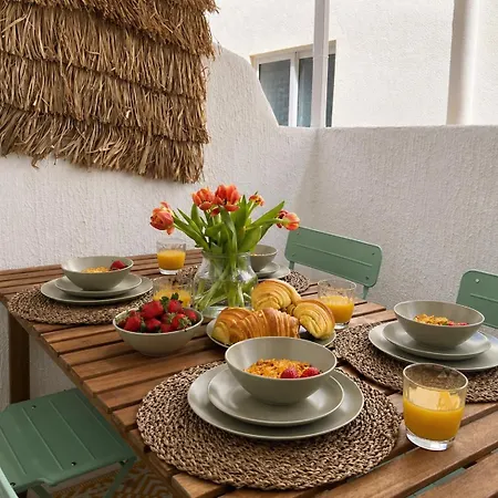 Sunny Terrace Steps To Beach, By Timecooler * كوستا دا كاباريكا